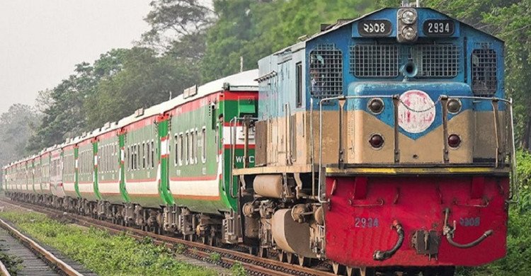 দুর্গাপূজা উপলক্ষে পূর্বাঞ্চলে ৪ জোড়া বিশেষ ট্রেন